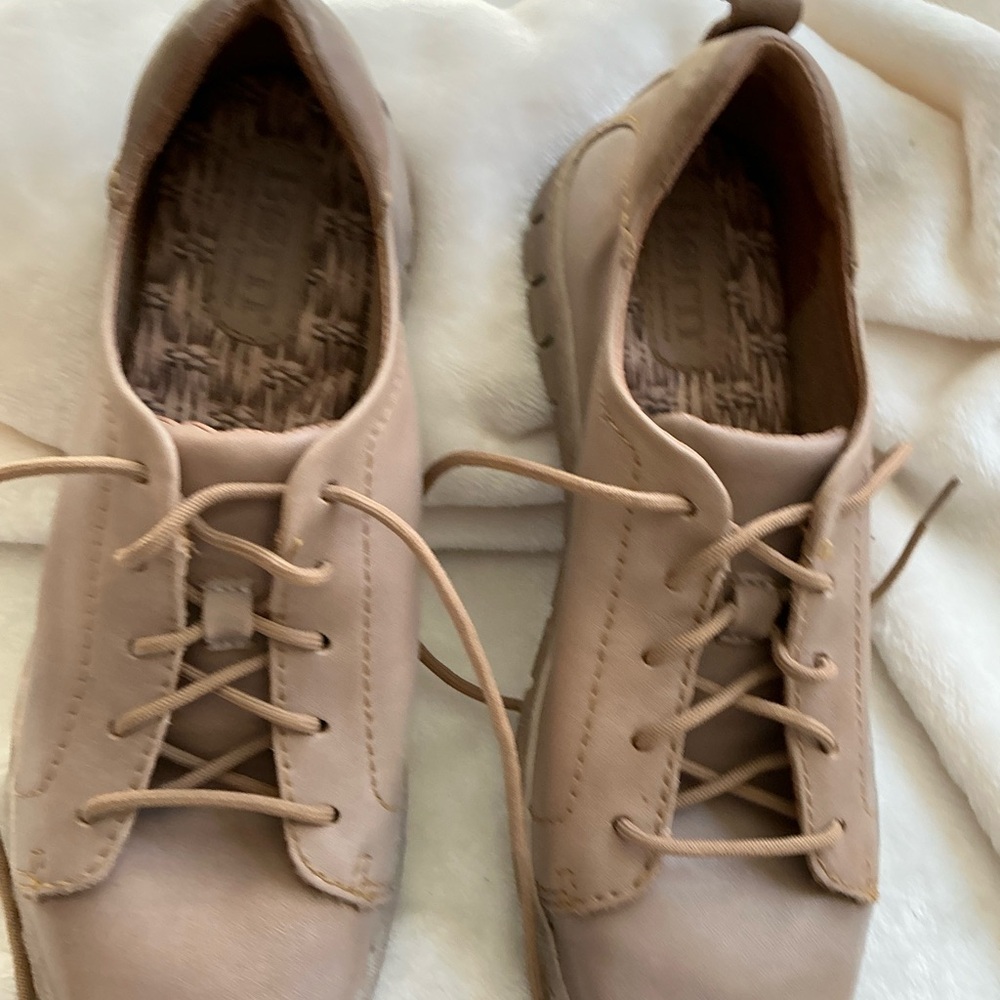 Born leather shoes